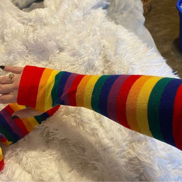 Rainbow Arm Sleeves - Picture 3 of 4
